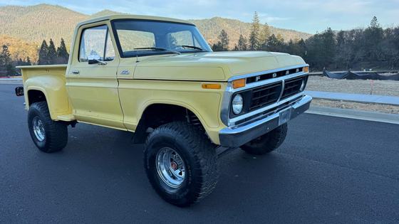 1977 Ford F-150 Custom Flareside 4×4