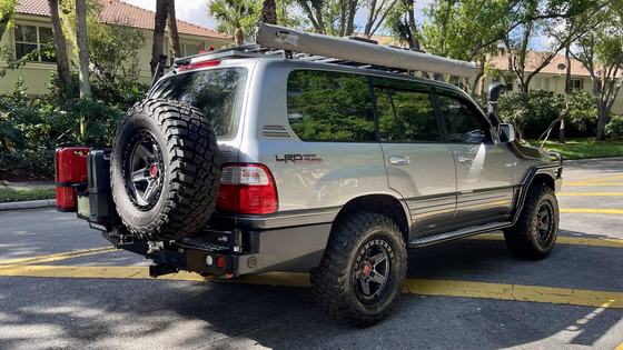 2002 Lexus LX470 by Terry Bravis