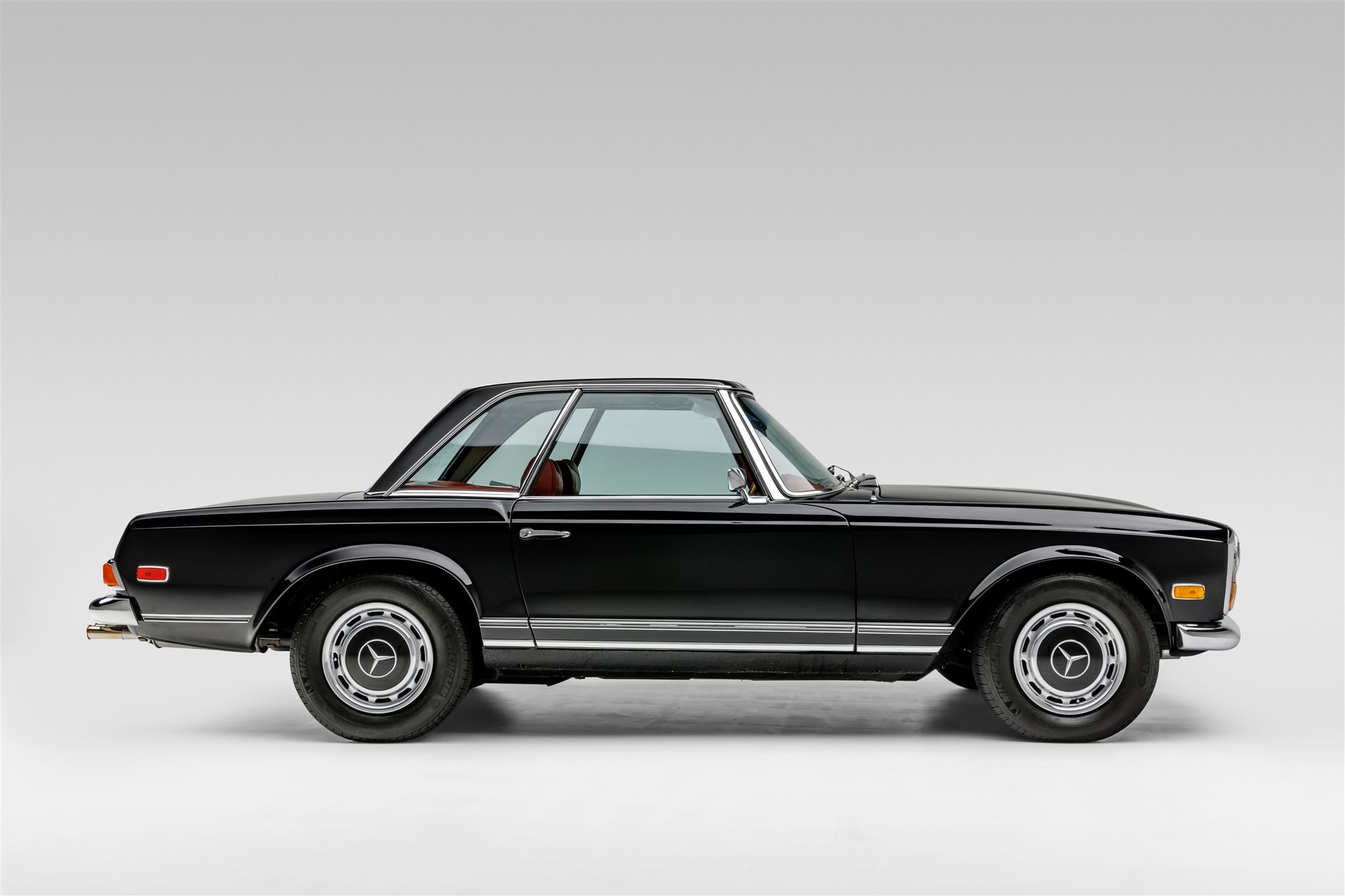 M116-Swapped 1968 Mercedes-Benz 280 SL Pagoda