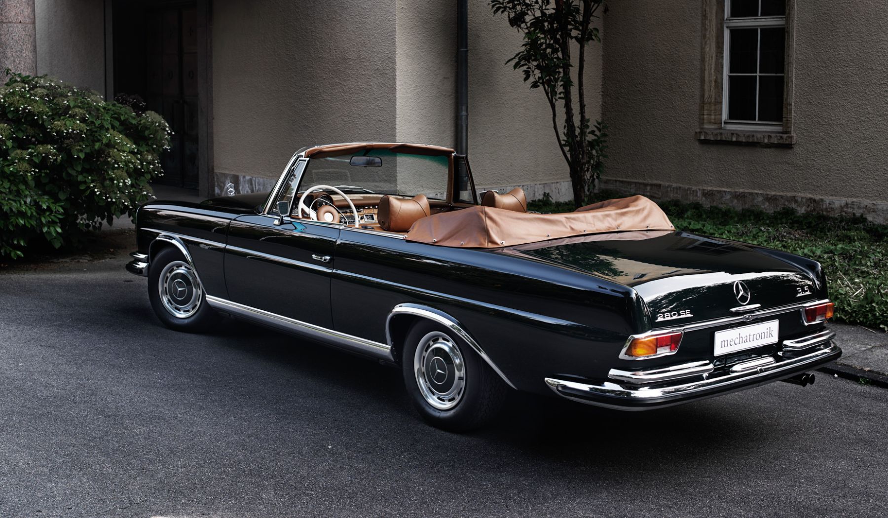 AMG V8-Powered Mercedes W111 by Mechatronik