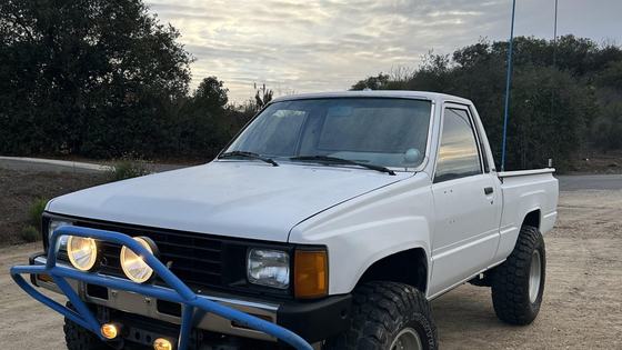 1985 Toyota Pickup by AdamGiglio007