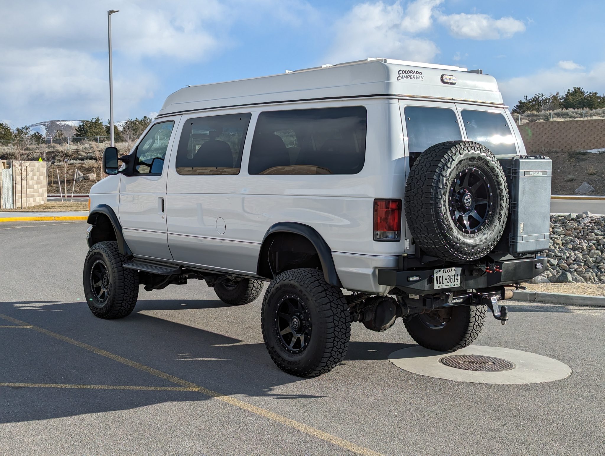 2006 Ford E-350 Super Duty by SpeedAddict502