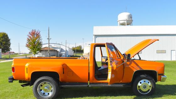1985 Chevrolet K30 Silverado 4×4 by Stockman Bruce