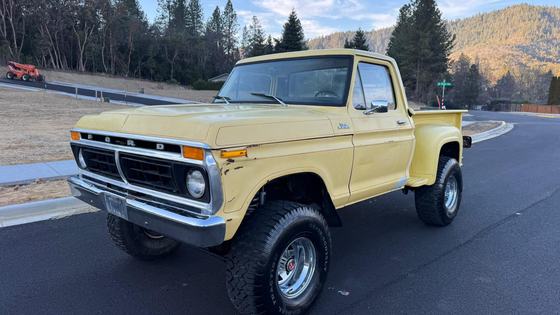 1977 Ford F-150 Custom Flareside 4×4