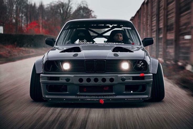 Dirty Thirty BMW E30 Drift Build by Daniel Lavman