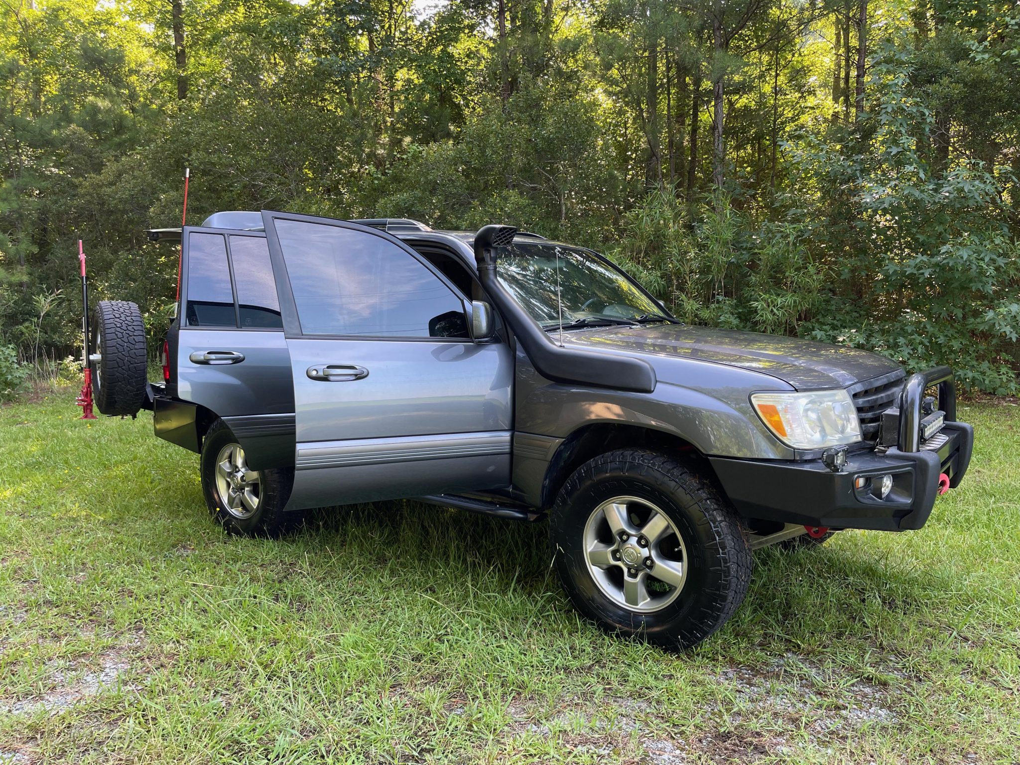 2006 Toyota Land Cruiser UZJ100 with ARB Lockers