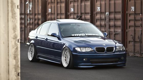 2004 BMW 330i by Jorge Hernandez