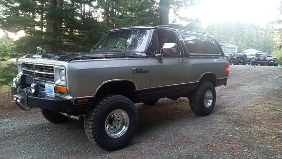 1988 Dodge Ramcharger 4×4 by James Bennett
