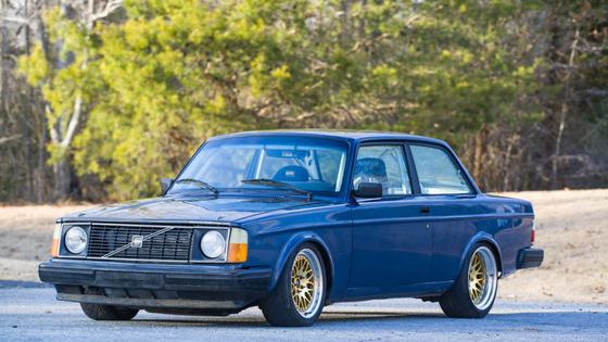 1981 Volvo 242 by SVR