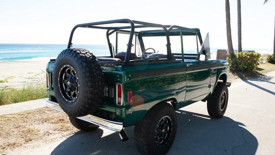 Modified 1977 Ford Bronco with 302ci V8