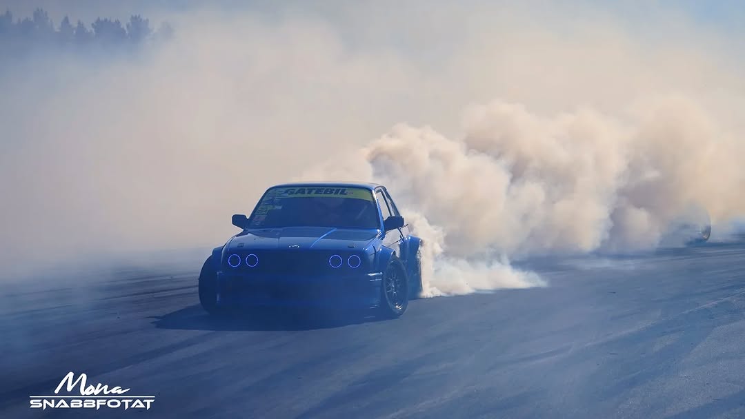 Liam Kling's BMW E30 Drift Build