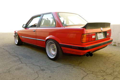 BMW E30 with Corsa GT-200 Series Steelies