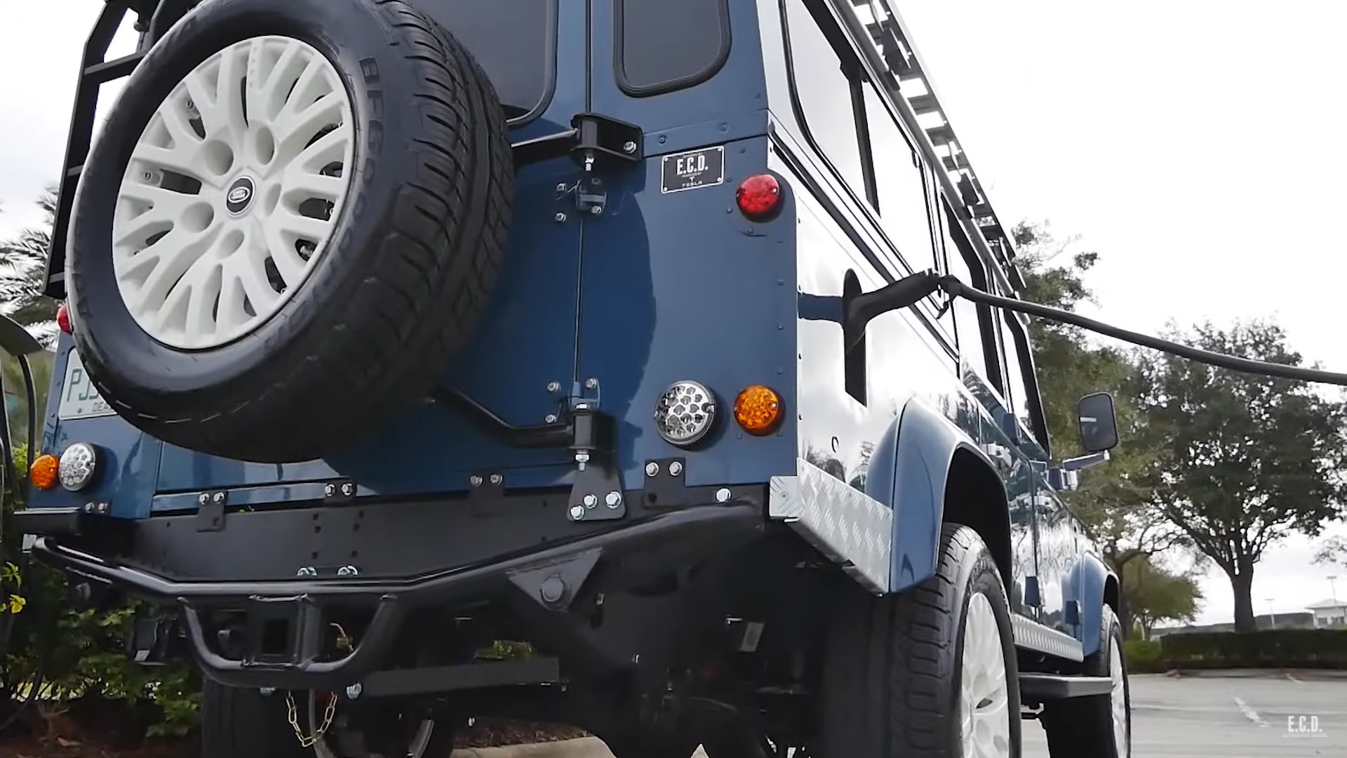 Tesla 450hp Land Rover Defender 110 by ECD