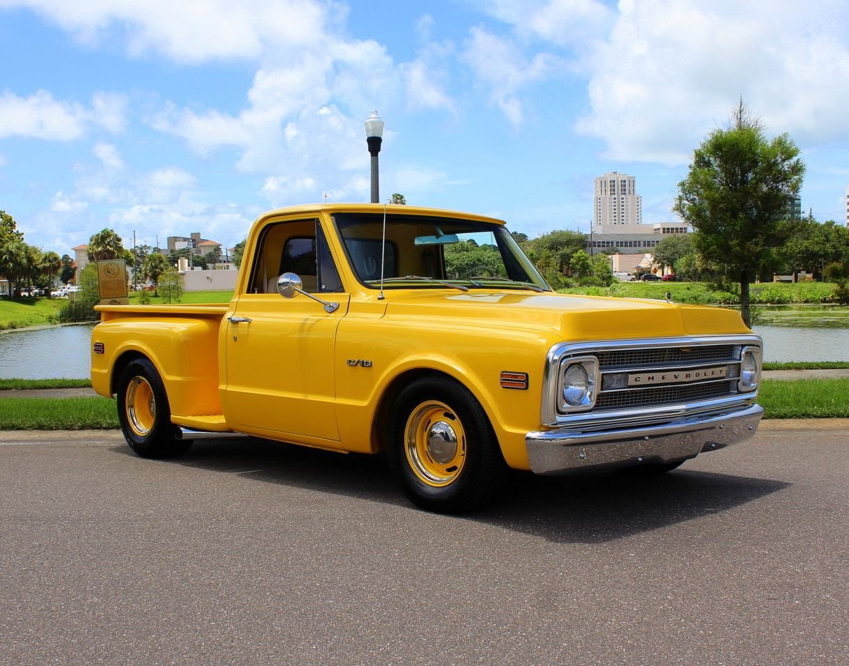 454ci V8 1969 Chevrolet C10 Restomod