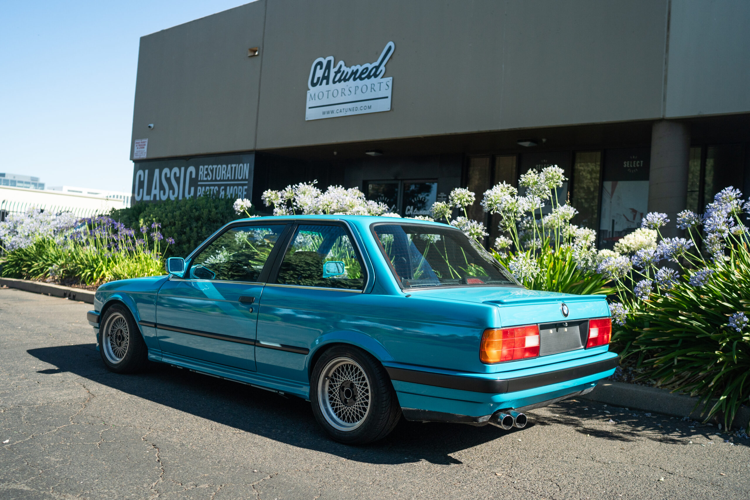 Miami Blue BMW E30 325is by CAtuned
