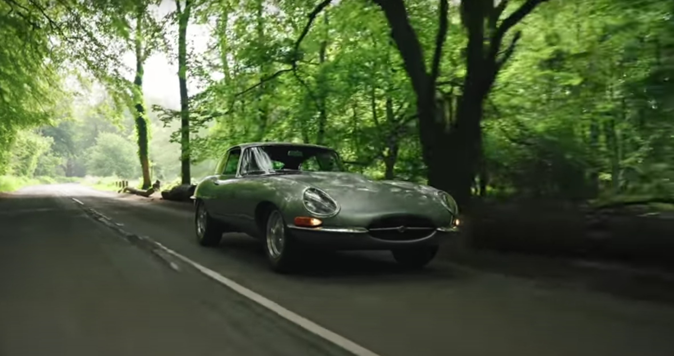 300hp Jaguar E-Type Restomod by Helm