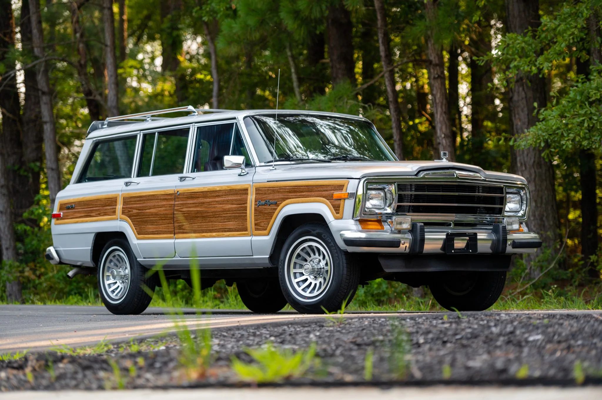 500hp EV-Converted Jeep Grand Wagoneer SJ