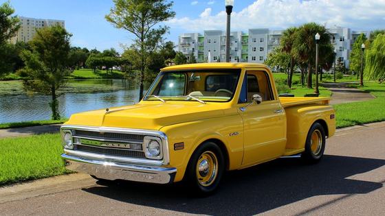 454ci V8 1969 Chevrolet C10 Restomod