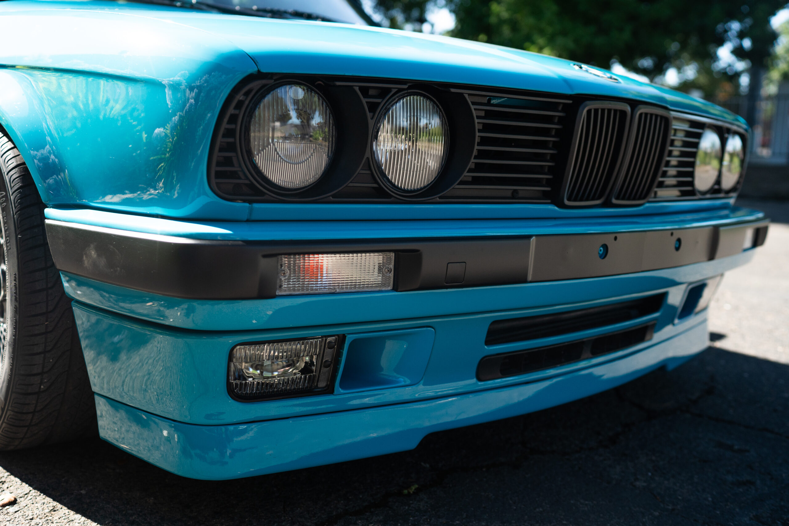 Miami Blue BMW E30 325is by CAtuned