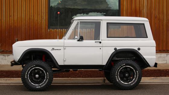 1969 Ford Bronco with 302ci V8 and Lift Kit