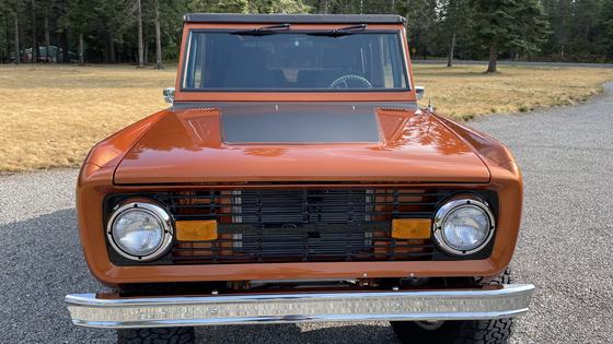 Modified 1975 Ford Bronco 5-Speed