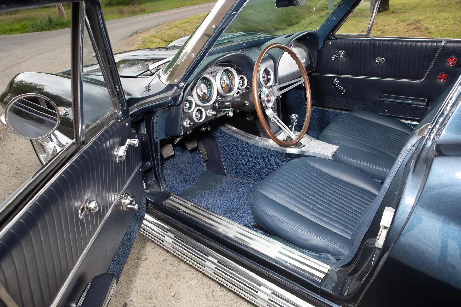 GM LT1-Powered 1963 Chevrolet Corvette with Art Morrison Chassis